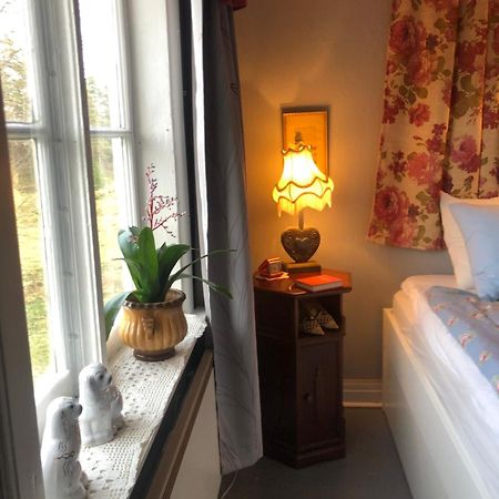Bjoersjoeas Vildmark - Room In The Main House Olofstorp Esterno foto