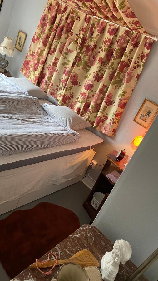 Bjoersjoeas Vildmark - Room In The Main House Olofstorp Esterno foto