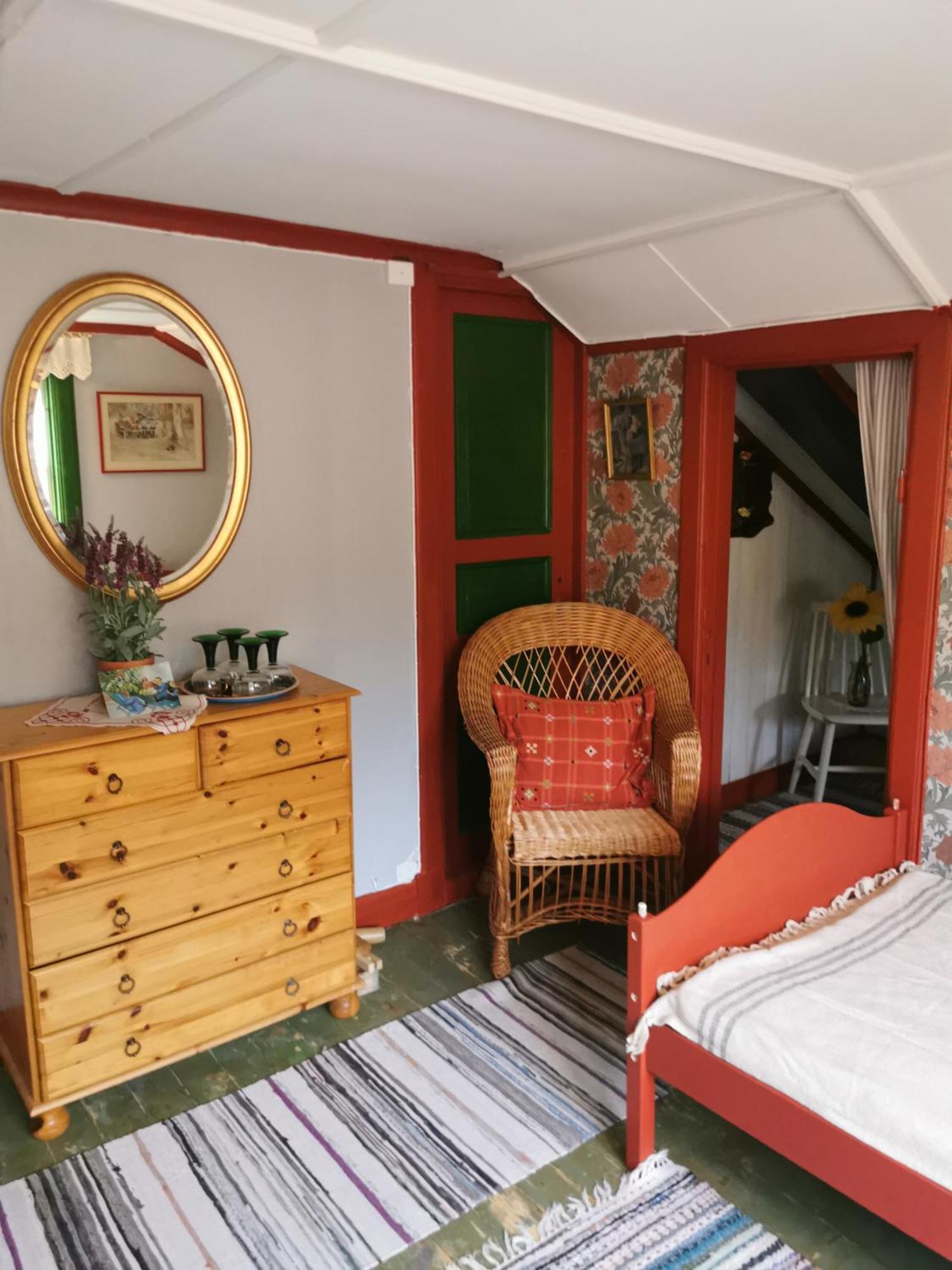Bjoersjoeas Vildmark - Room In The Main House Olofstorp Esterno foto