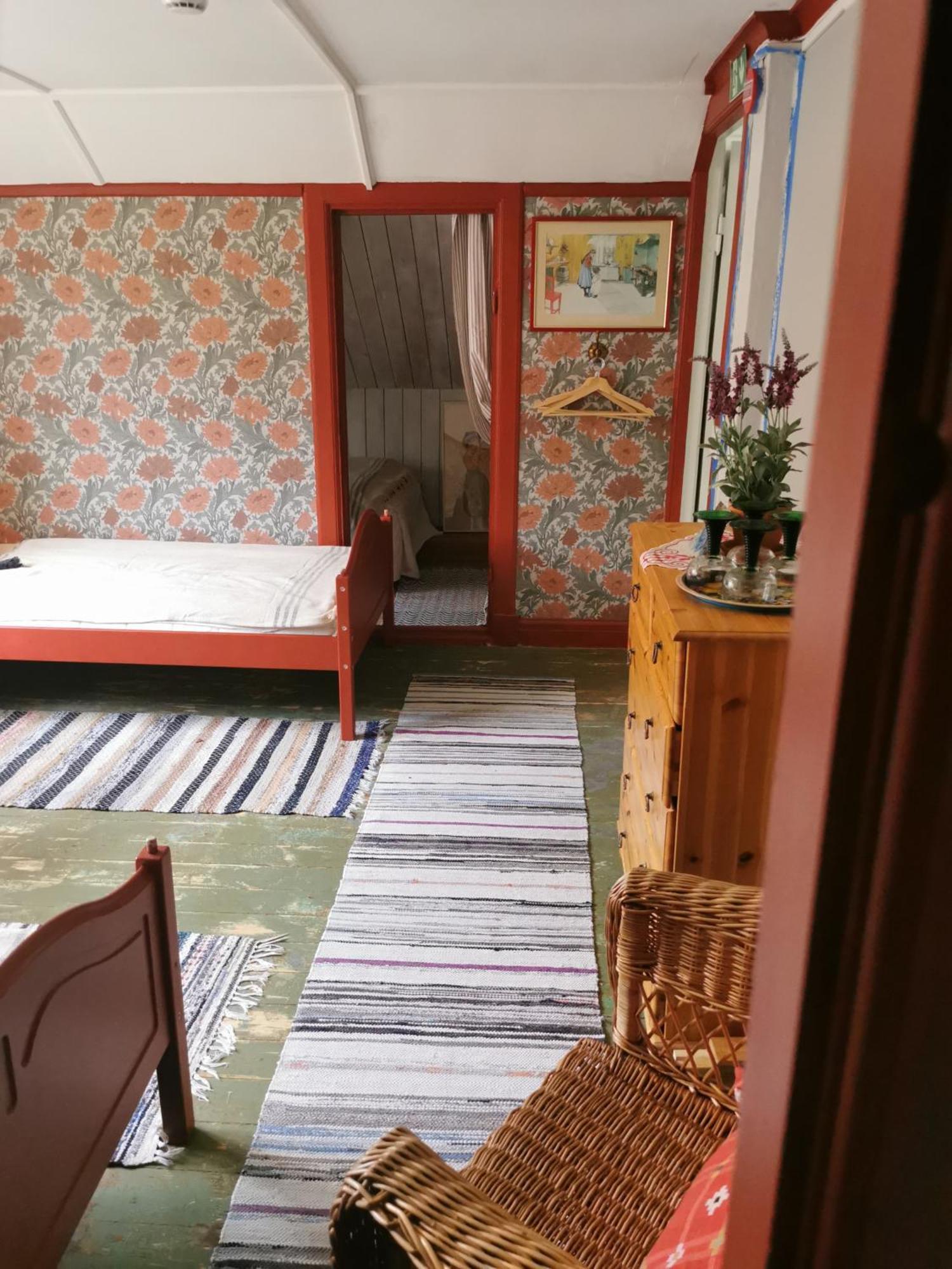 Bjoersjoeas Vildmark - Room In The Main House Olofstorp Esterno foto